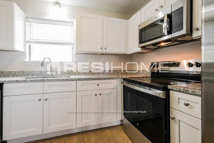 8226 Canyon Forge Dr - Photo 5 of 20