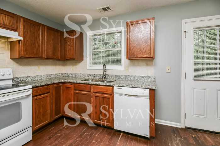 6858 Mahonia Pl - Photo 5 of 15
