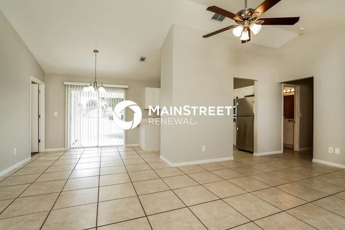 1314 Sw 33rd St - Photo 3 of 16