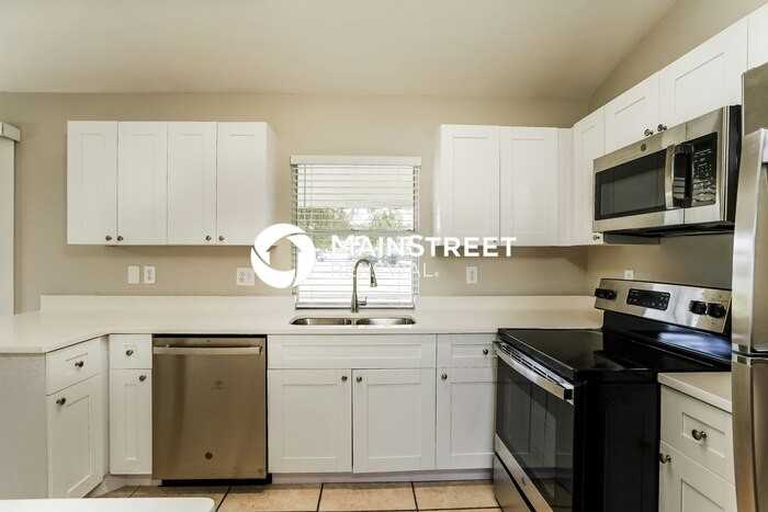 1314 Sw 33rd St - Photo 6 of 16