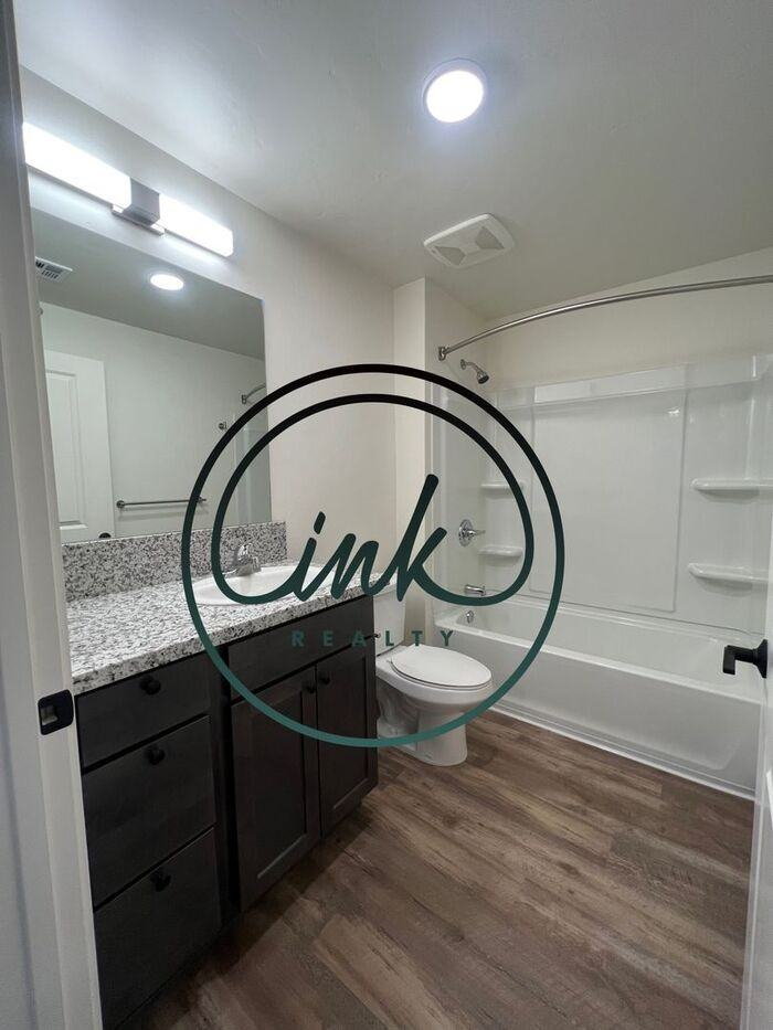 1261 Crestmore Dr #212 - Photo 5 of 9