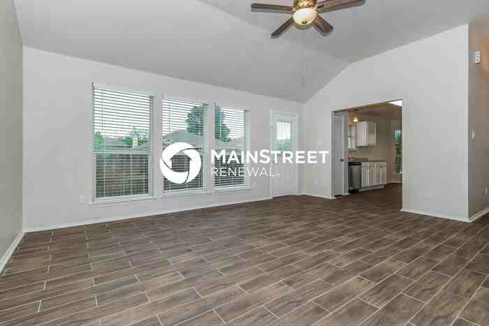 1501 Kelly Ln - Photo 2 of 17