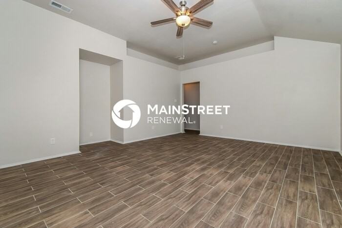 1501 Kelly Ln - Photo 5 of 17