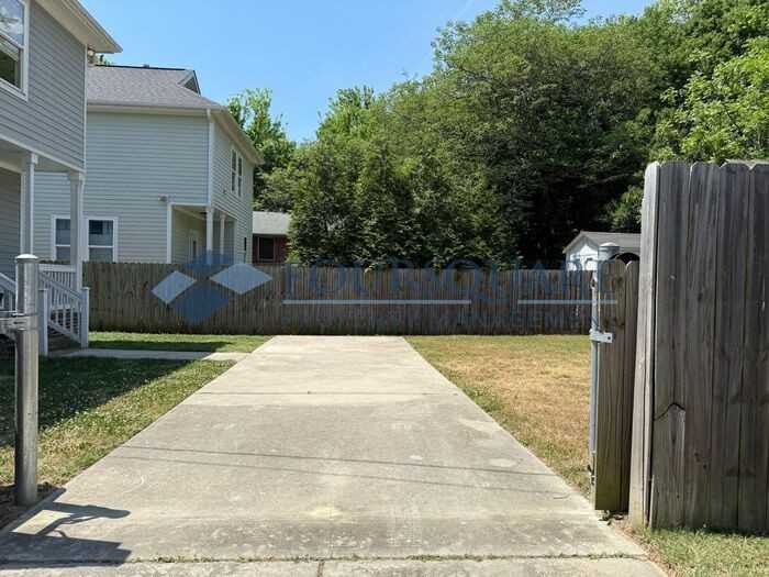 617 E Lenoir St - Photo 5 of 24