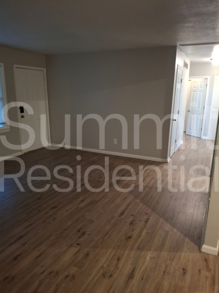 8001 E 89th Ter - Photo 3 of 12