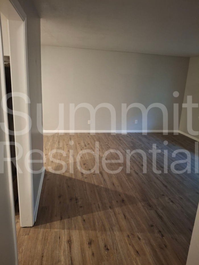 8001 E 89th Ter - Photo 4 of 12