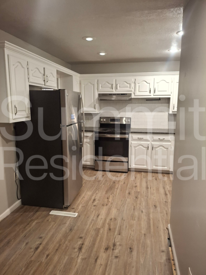 8001 E 89th Ter - Photo 7 of 12