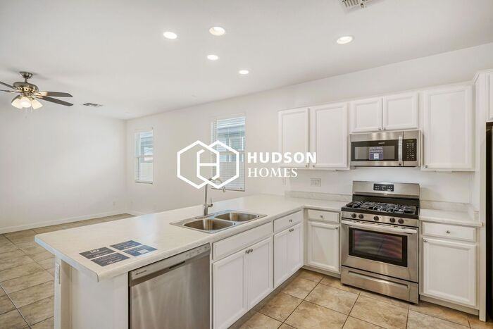 6326 W Raymond St - Photo 7 of 29