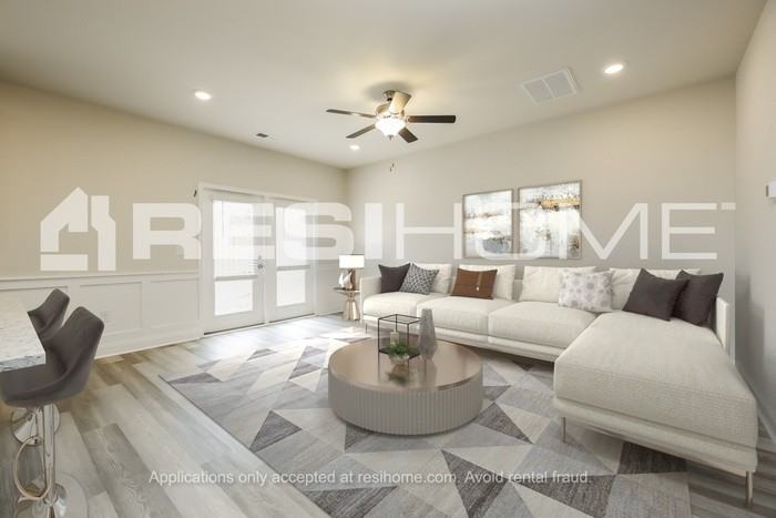 211 Aurora Ln - Photo 5 of 17