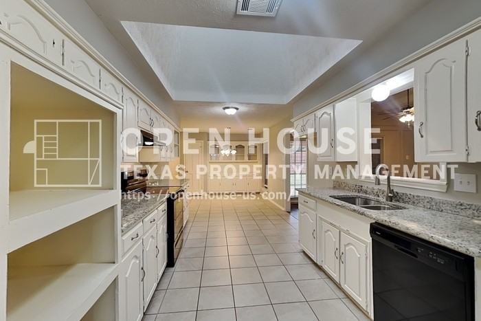 4105 Prospect Ln - Photo 7 of 26