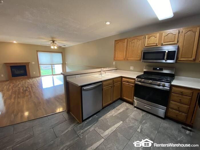 737 Kitterman Cir - Photo 4 of 22