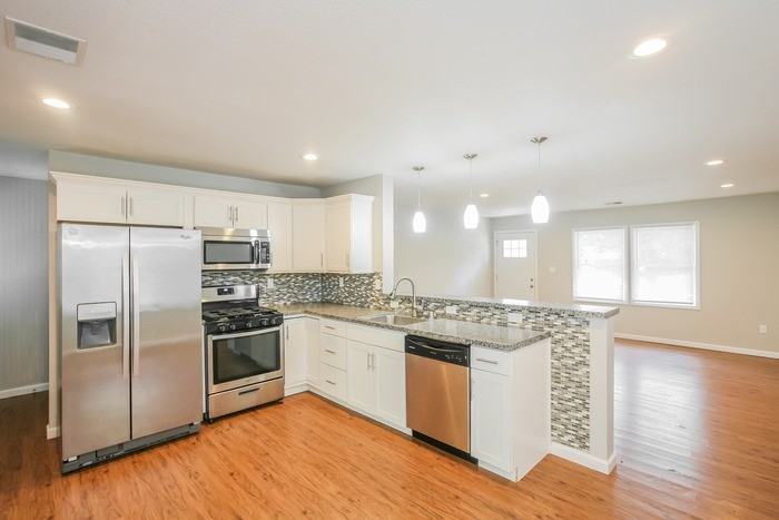 1016 Wellspring Dr - Photo 3 of 10