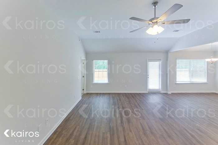 421 Mcgriff St - Photo 2 of 19