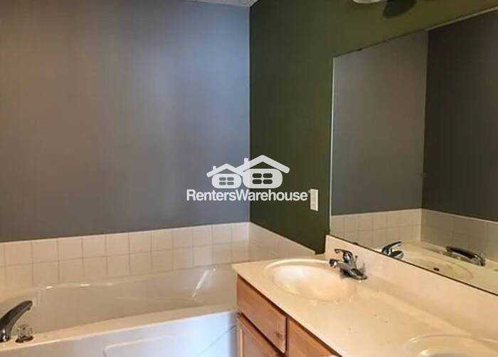 4820 Underwood Ln N #E - Photo 7 of 14