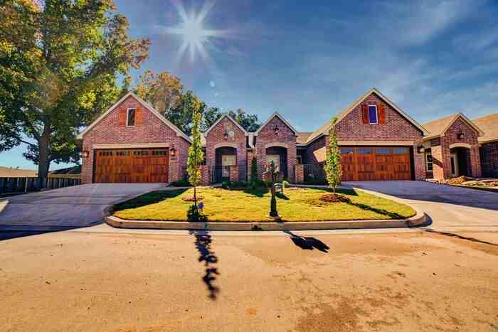 2420 W Imperial Ct - Photo 4 of 31