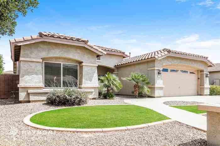 43914 W Adobe Cir - Photo 2 of 3