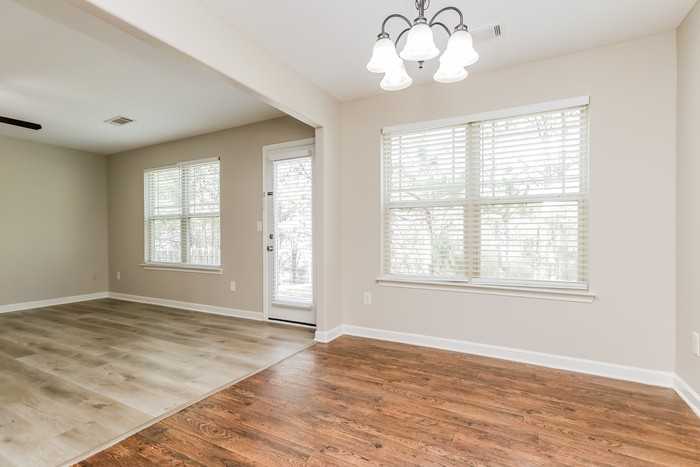 929 Justice Dr - Photo 5 of 17