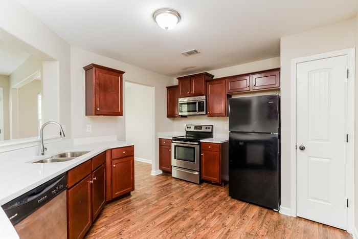 929 Justice Dr - Photo 6 of 17