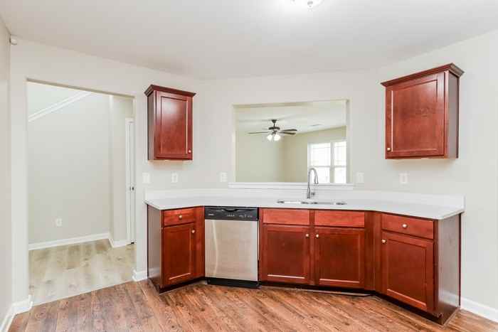 929 Justice Dr - Photo 7 of 17