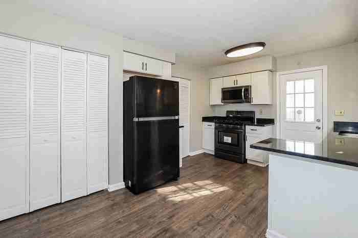 26900 Zeman Ave - Photo 4 of 15