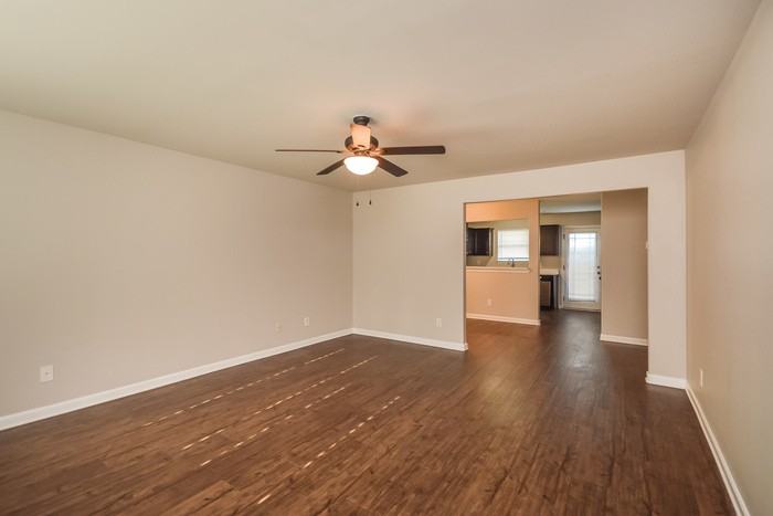 1110 Jury Ct - Photo 4 of 16