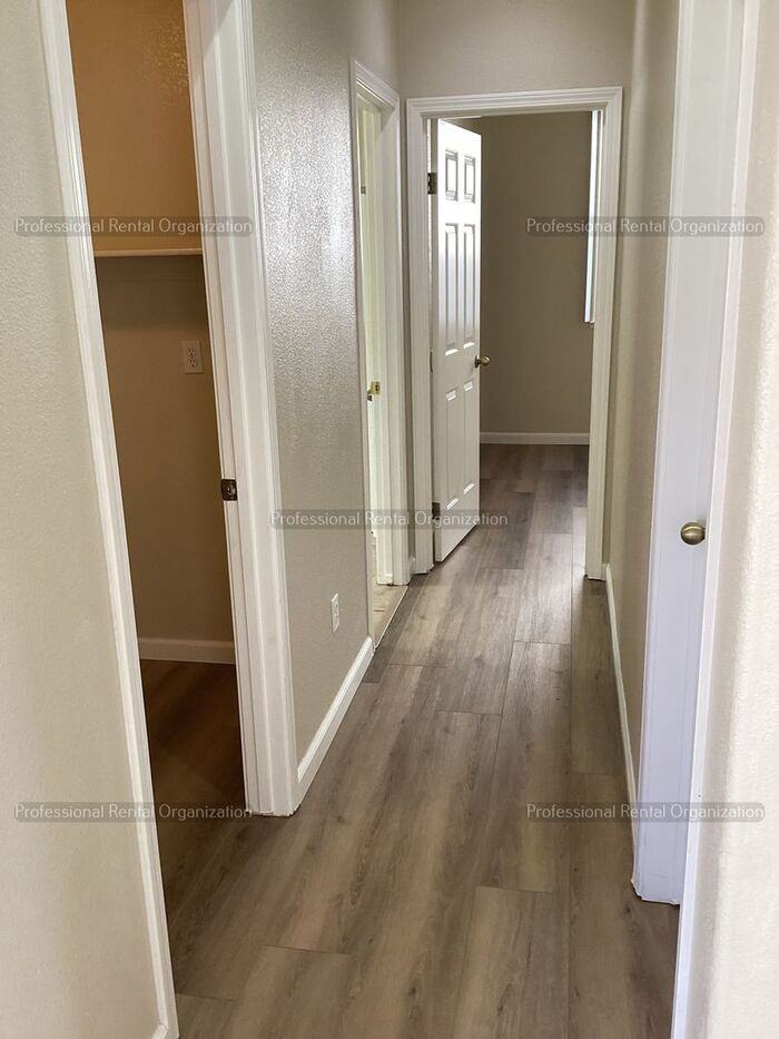 2921 W Creek Ln - Photo 6 of 25