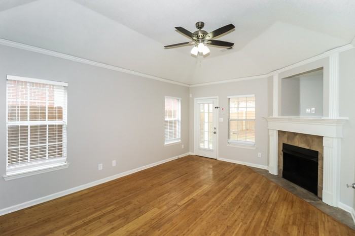 10092 Cross Ridge Rd - Photo 4 of 13