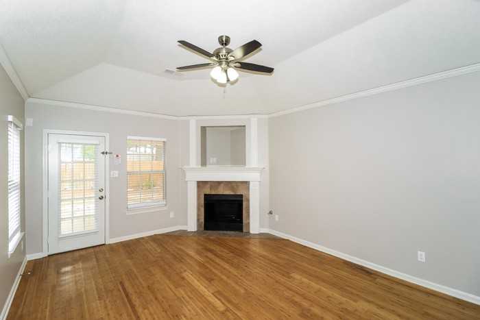 10092 Cross Ridge Rd - Photo 5 of 13