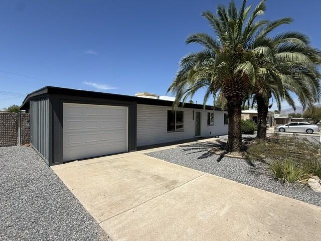 924 S Elmerita Ave - Photo 4 of 43