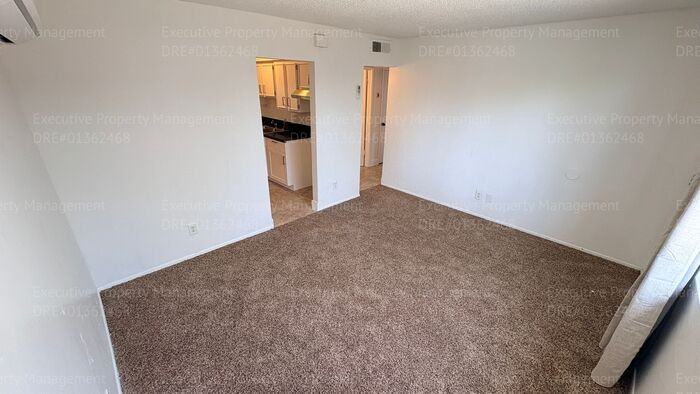 605 8th St #C - Photo 5 of 19