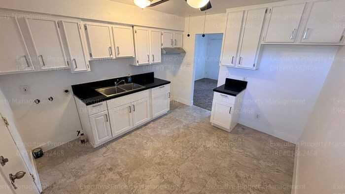 605 8th St #C - Photo 6 of 19