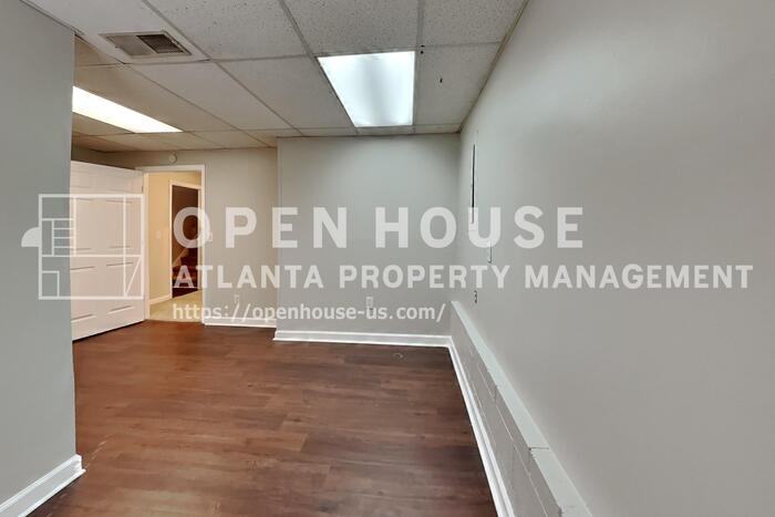 3945 Piper Glen Dr - Photo 5 of 21