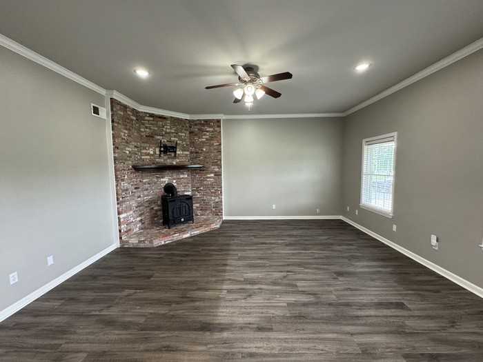 500 Oakdale Rd - Photo 3 of 16