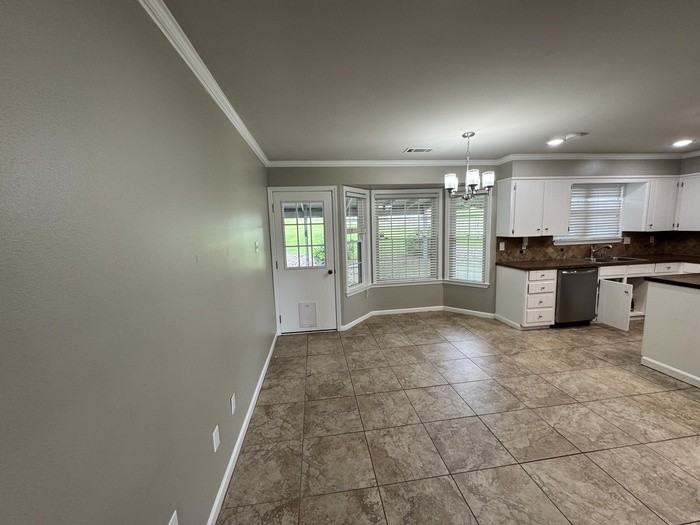 500 Oakdale Rd - Photo 4 of 16