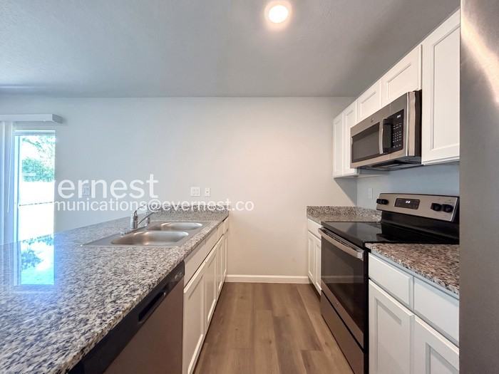 4 Sea Ship Pl - Photo 4 of 34