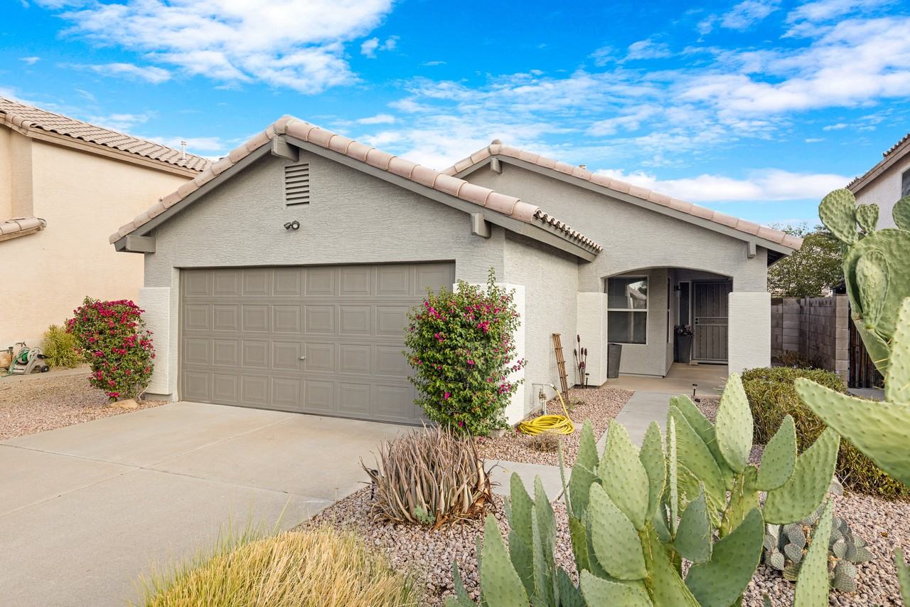 3914 E Rosemonte Dr #NA - Photo 2 of 27