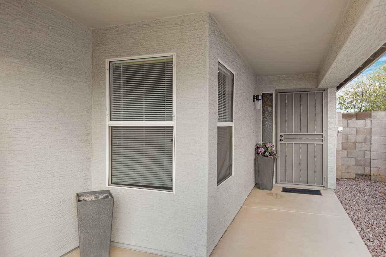 3914 E Rosemonte Dr #NA - Photo 3 of 27