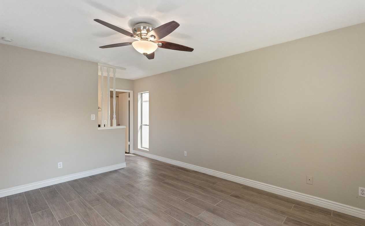 2105 N Los Altos Dr #4 - Photo 6 of 14
