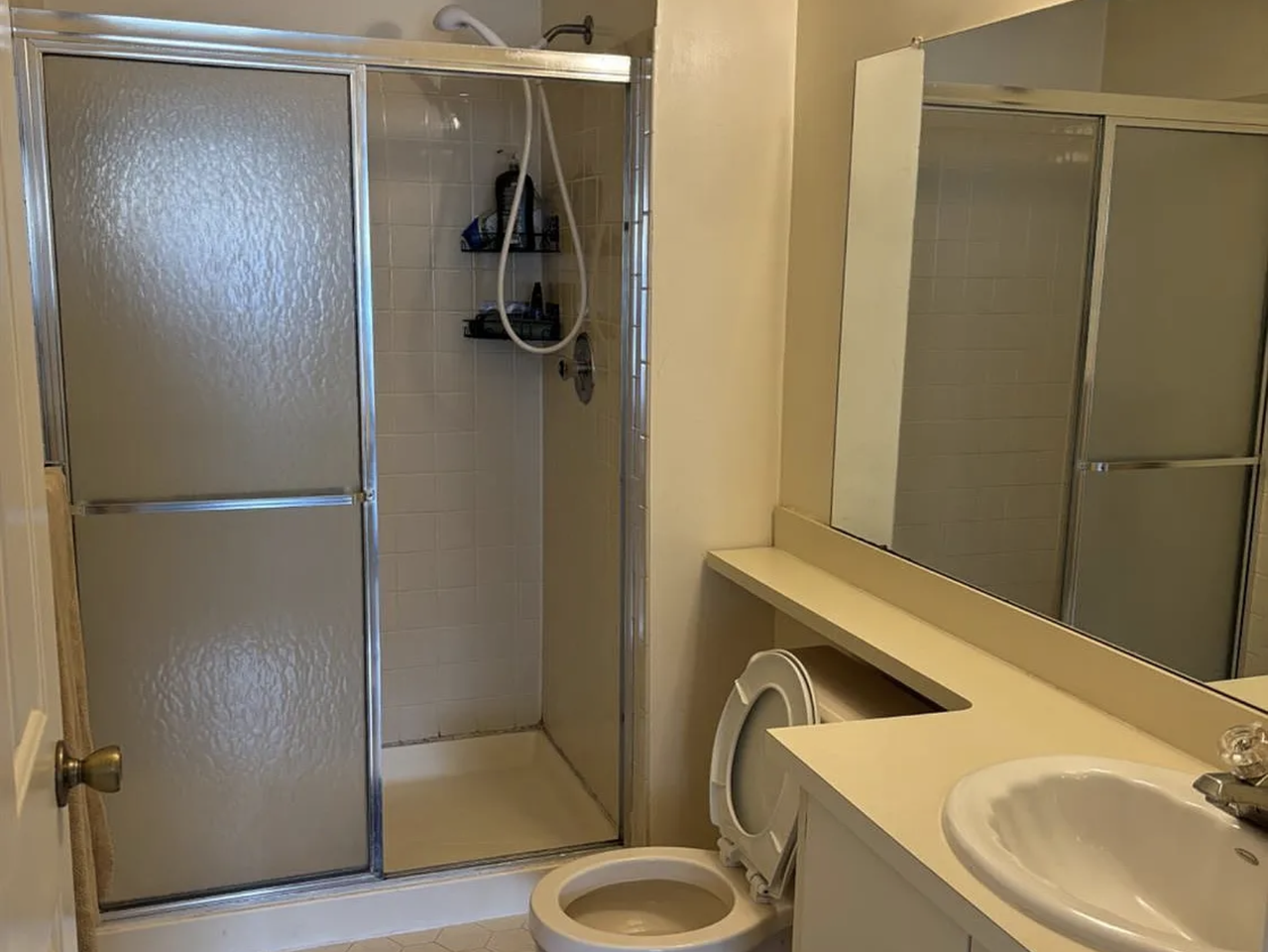 354 Lancaster Ct #354 - Photo 5 of 8