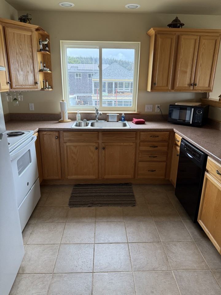 525 5th St - Photo 6 of 15
