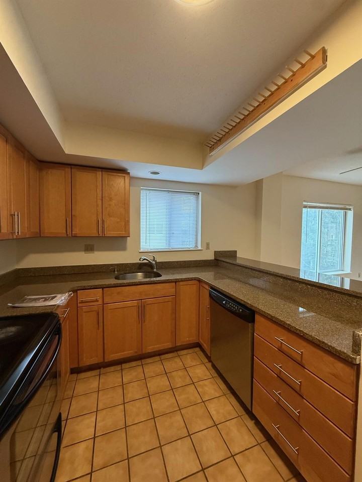 345 Franklin St #308 - Photo 3 of 13