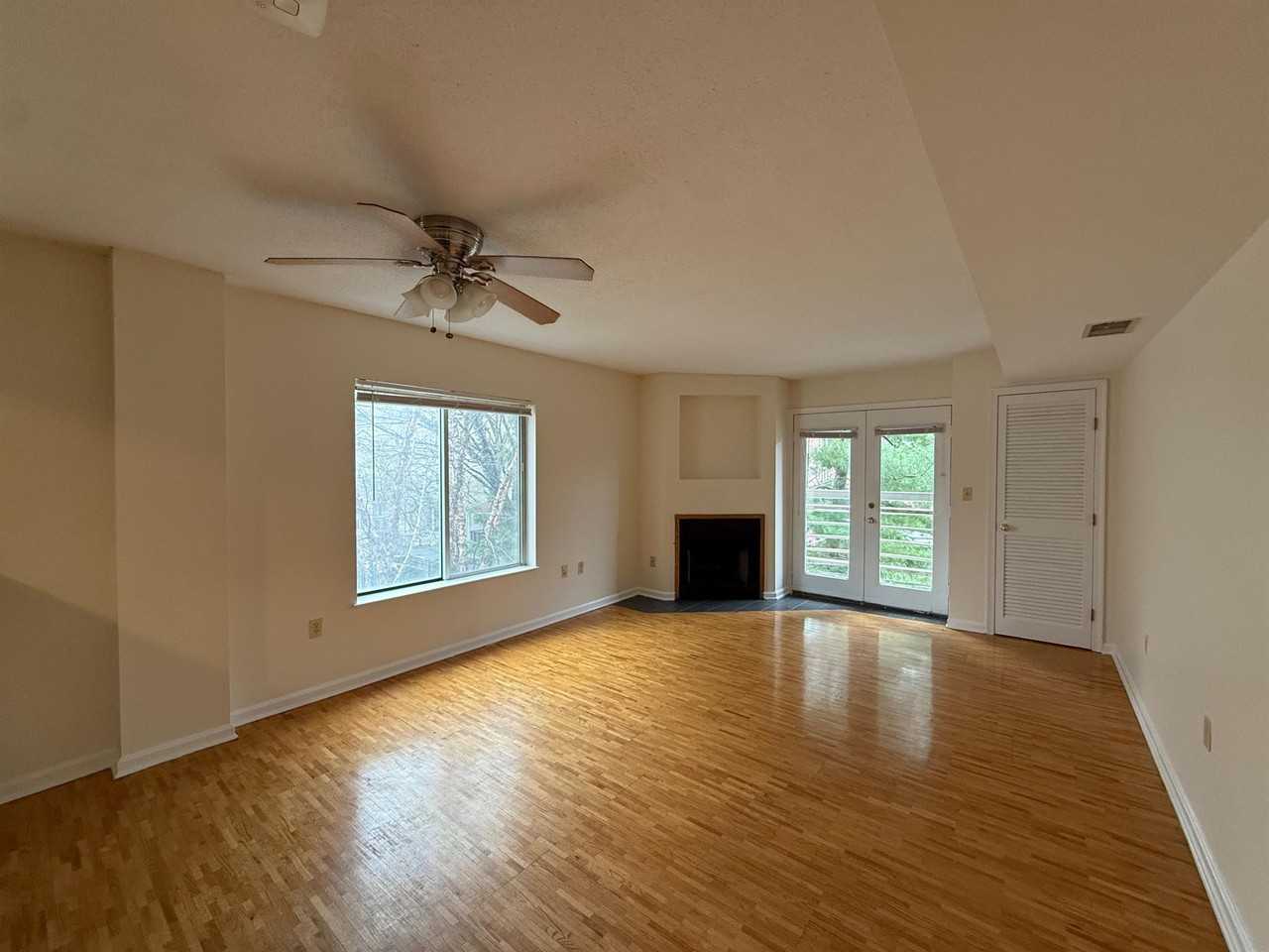 345 Franklin St #308 - Photo 7 of 13