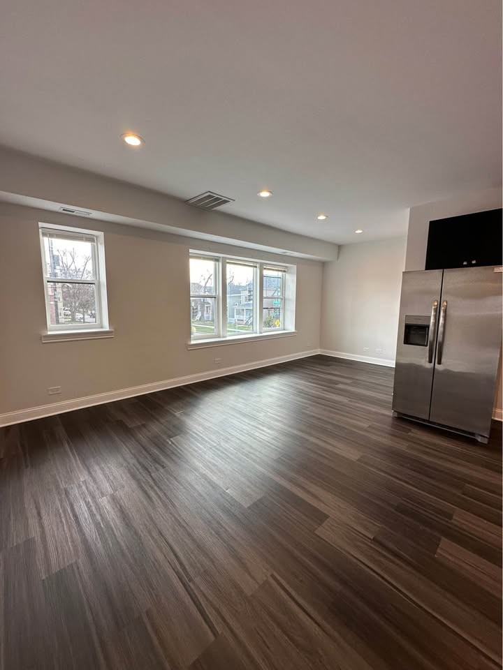 4401 N Keeler Ave #2 - Photo 5 of 20