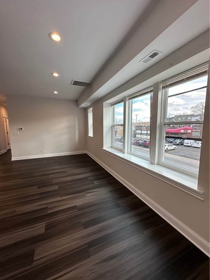 4401 N Keeler Ave #2 - Photo 7 of 20