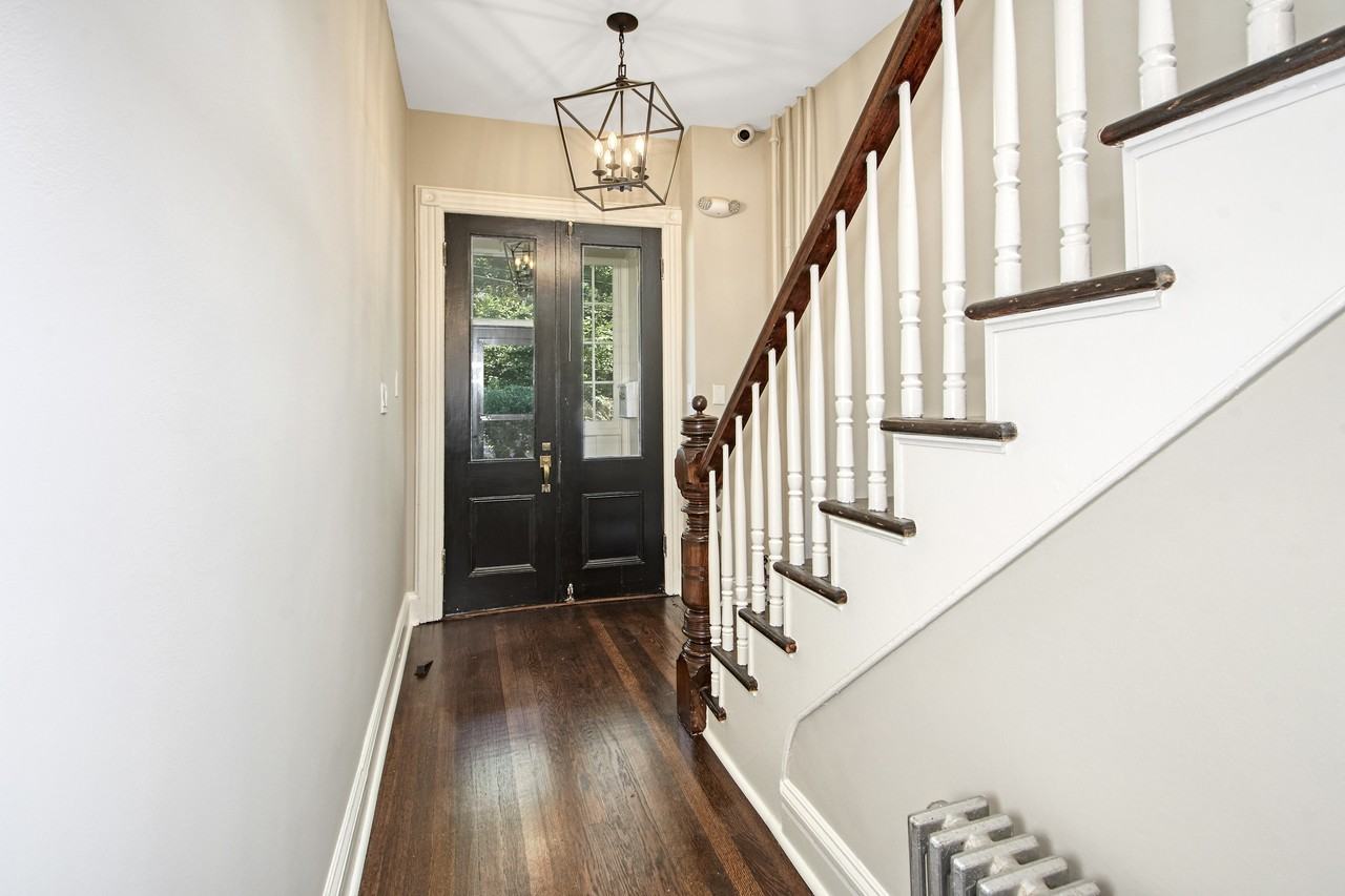 1097 Boston Post Rd #1 - Photo 2 of 15