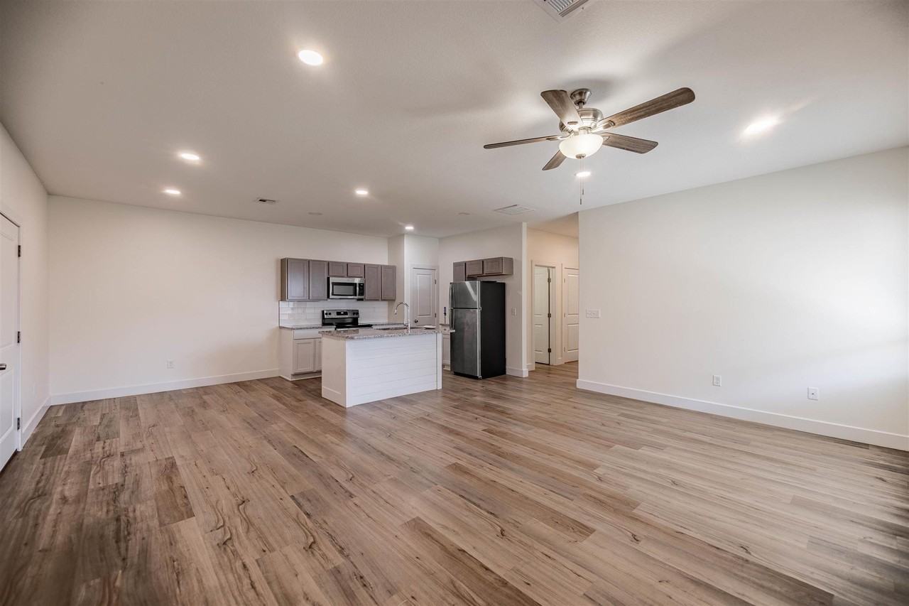 Bristol St #5748 - Photo 4 of 8