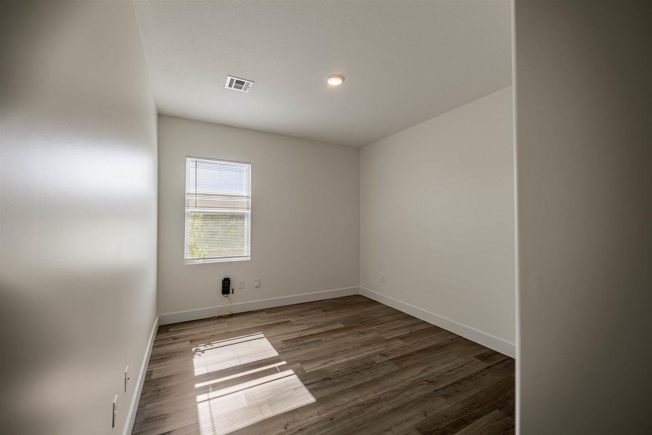 Bristol St #5748 - Photo 7 of 8