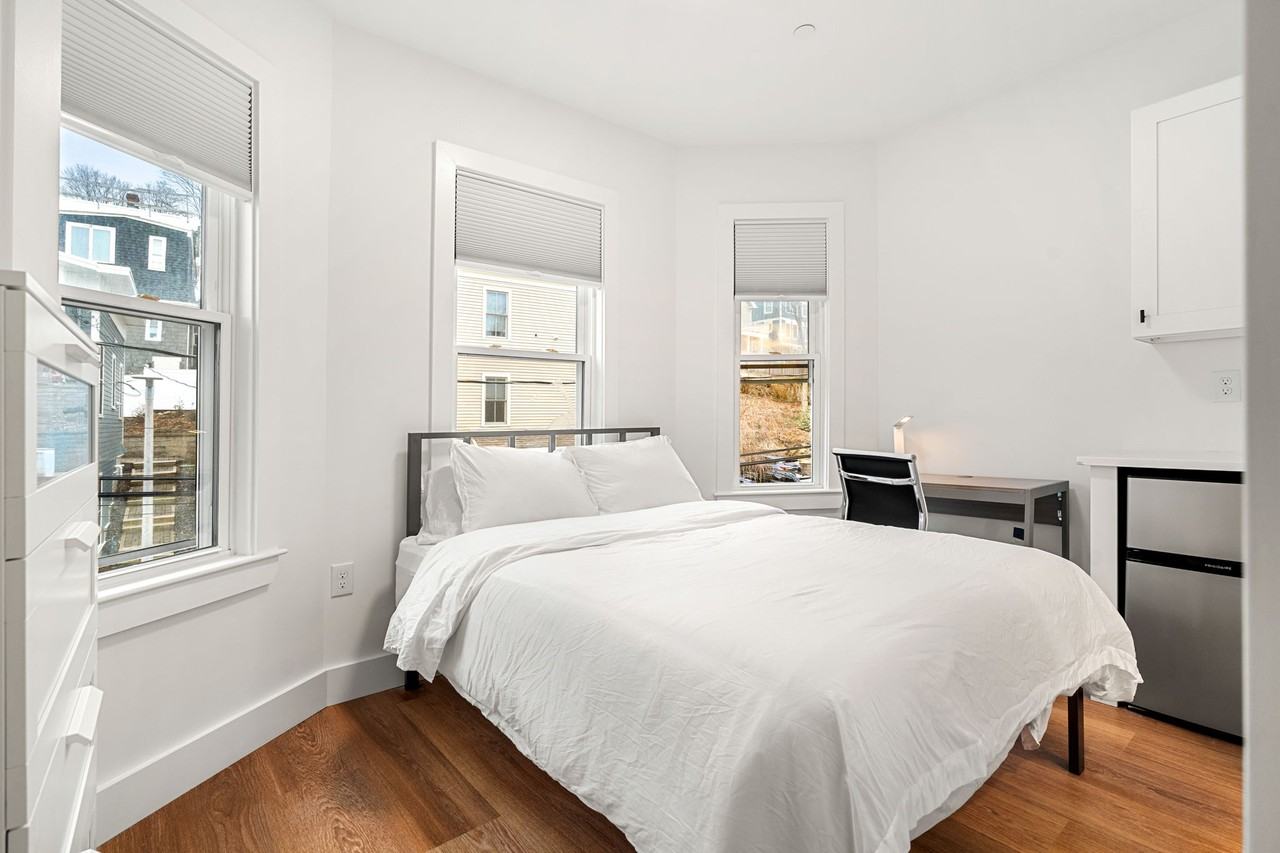 90 Forbes St #6 - Photo 3 of 16