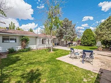 2233 Hall Ave #C - Photo 5 of 17