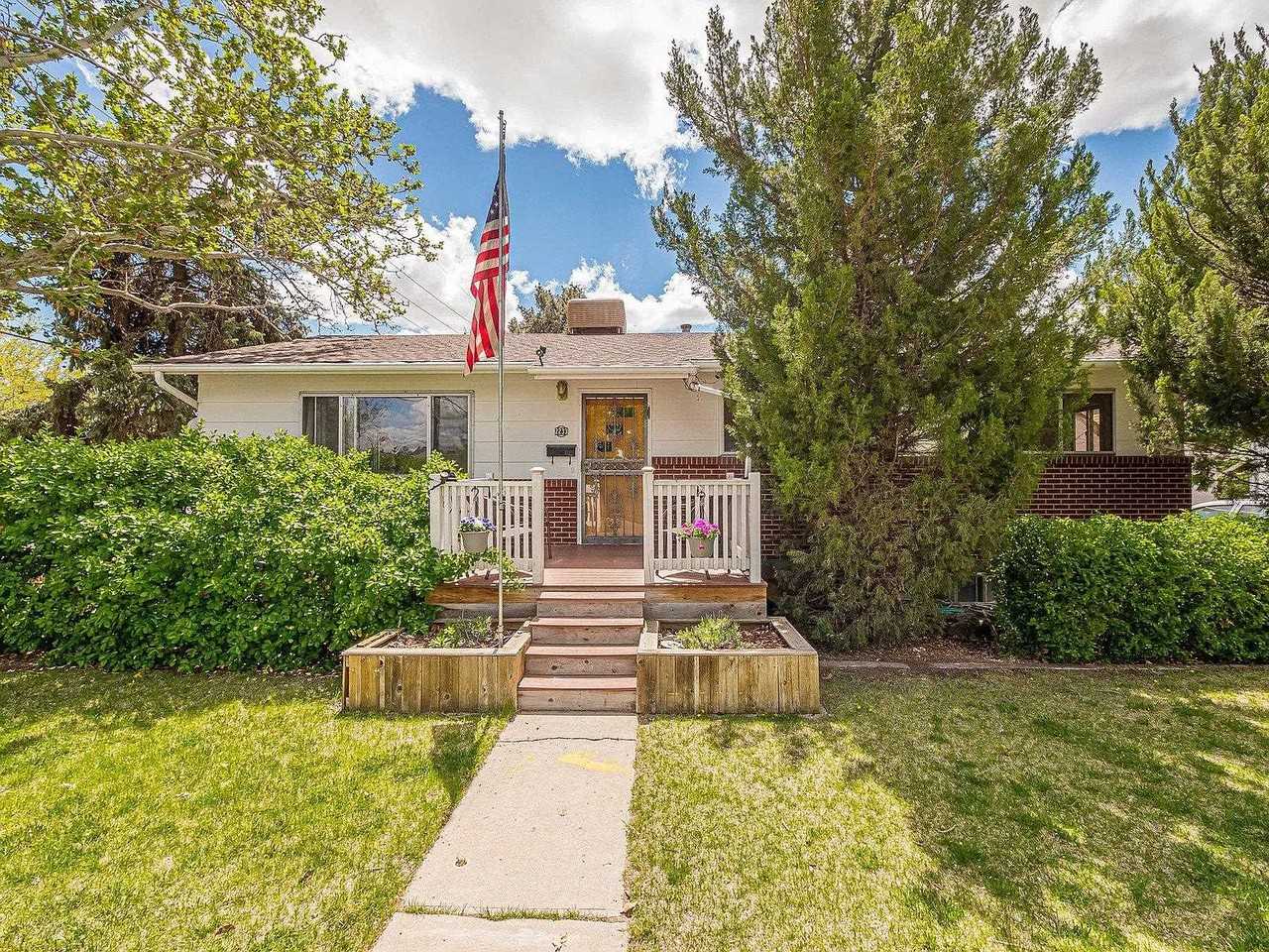 2233 Hall Ave #C - Photo 7 of 17